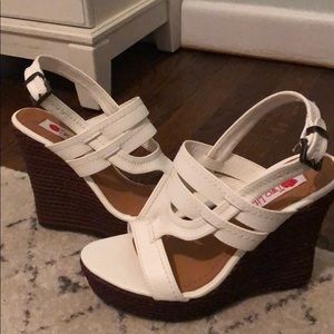 New never worn white wedges